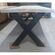 tafel met zwarte x poot